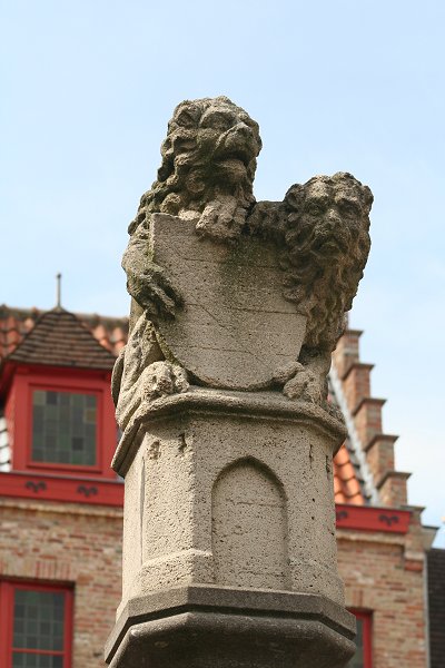Huidenvettersplein