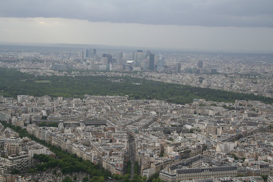 Eiffeltoren, zicht op Bois de Boulogne en La Dfense