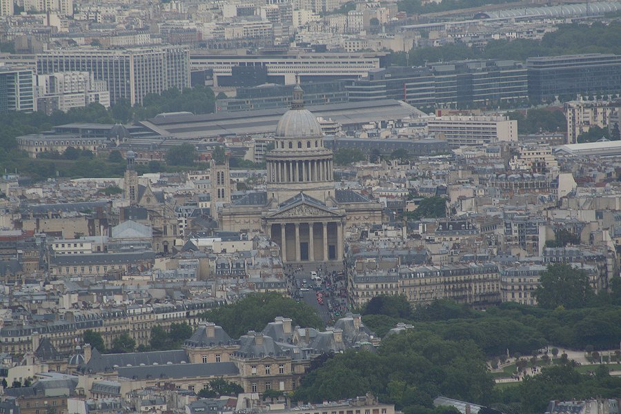 Eiffeltoren, zicht op het Panthon