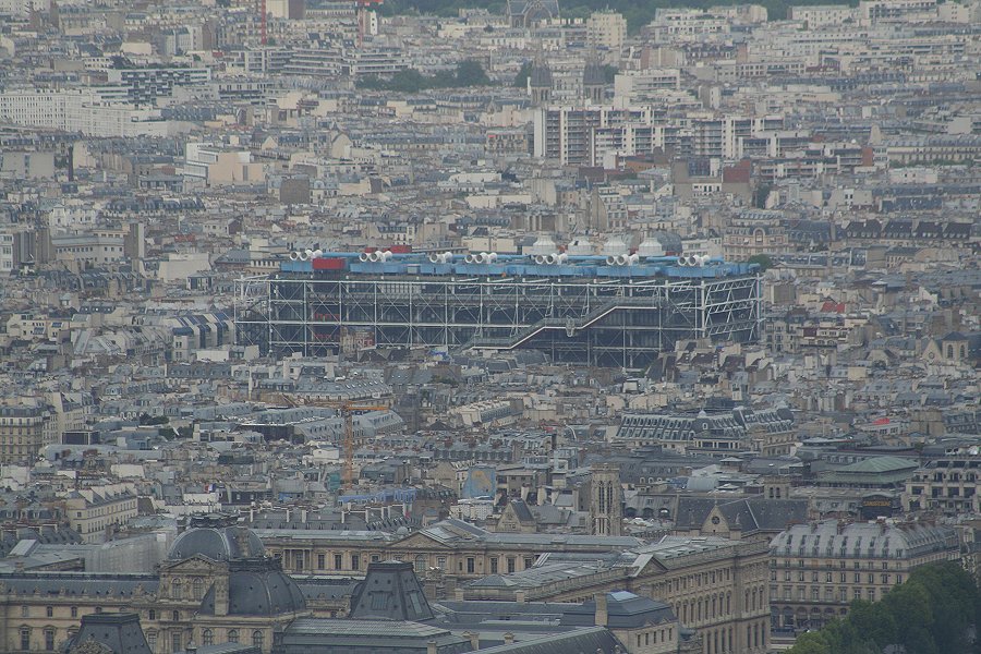 Eiffeltoren, zicht op het Centre Georges Pompidou
