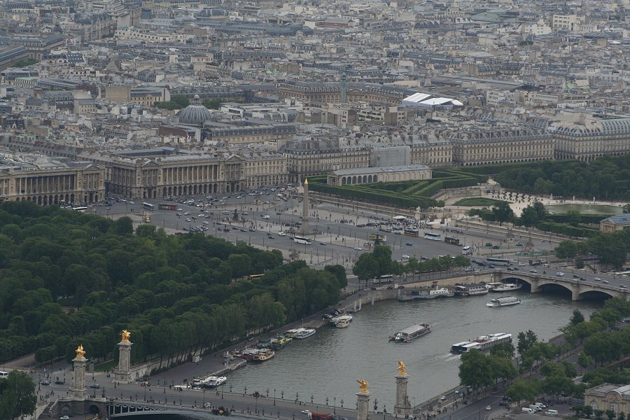 Eiffeltoren, zicht op Place de la Concorde en Place Vendome