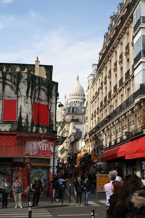 Montmartre, doorkijk naar de Sacr Coeur